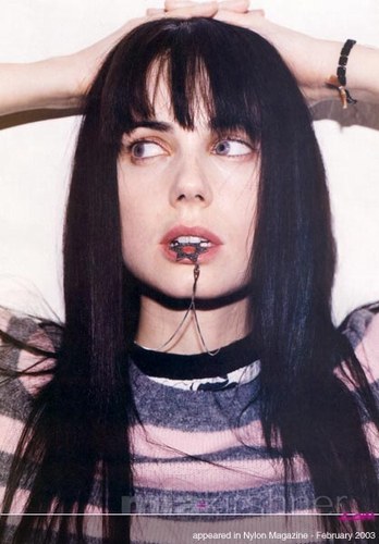 2470_943534492_mia_kirshner_david_star_H230139_L.jpg